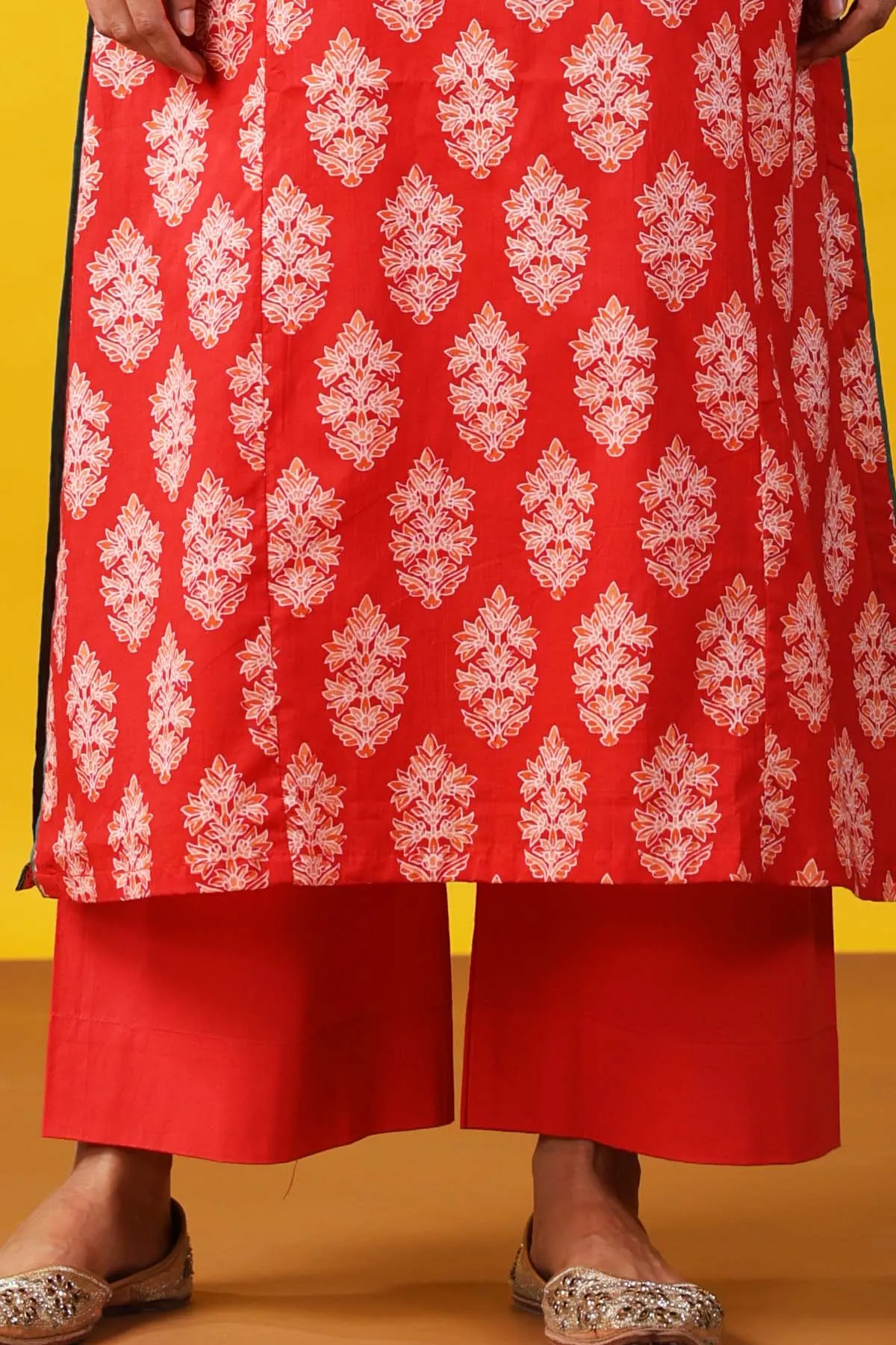 Cotton Straight Pant In Tomato Red Color