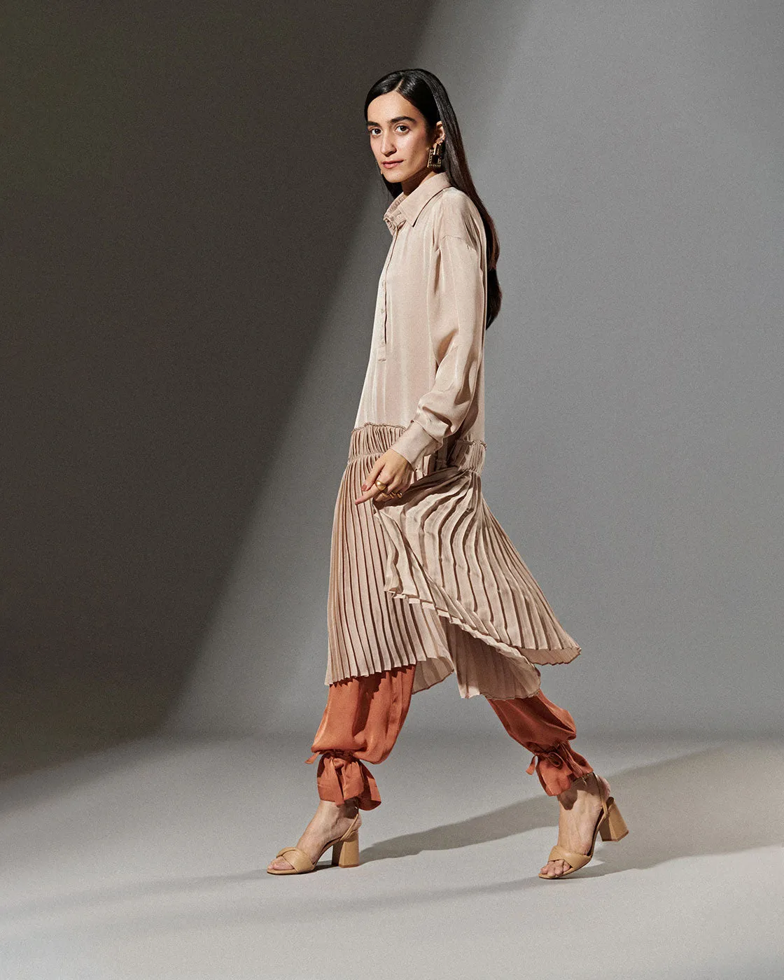 PLEATED CREPE TUNIC