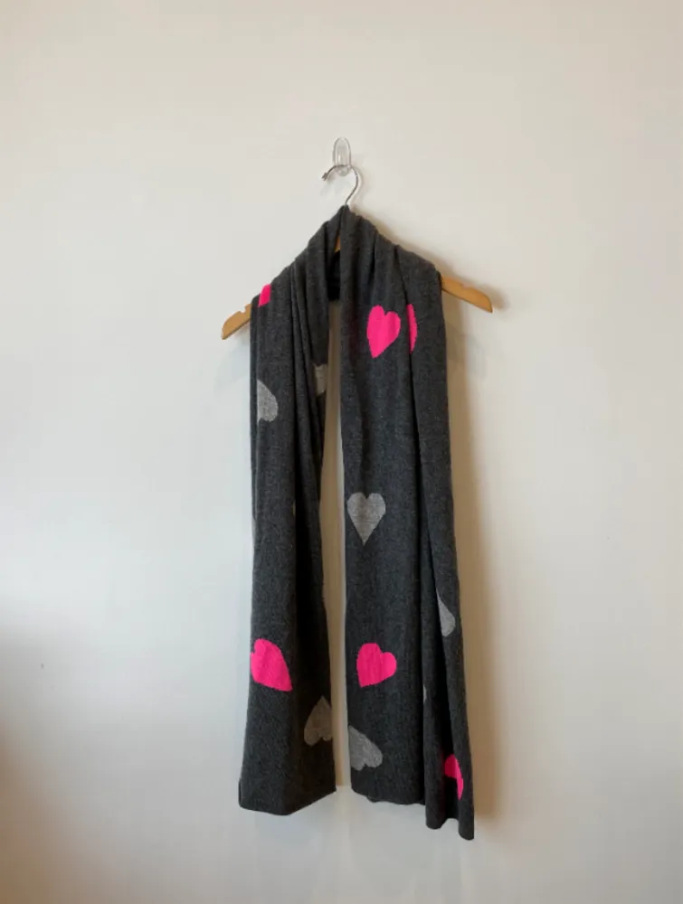 White   Warren - Cashmere Heart Intarsia Scarf in Charcoal Combo