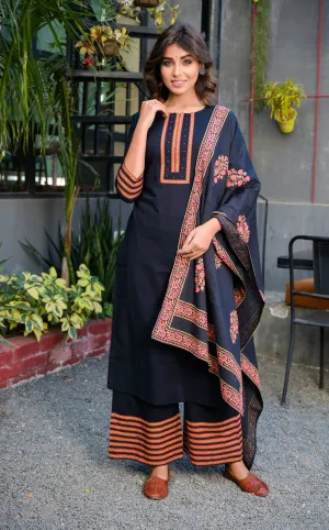 Women Black And Peach Printed Dupatta Set