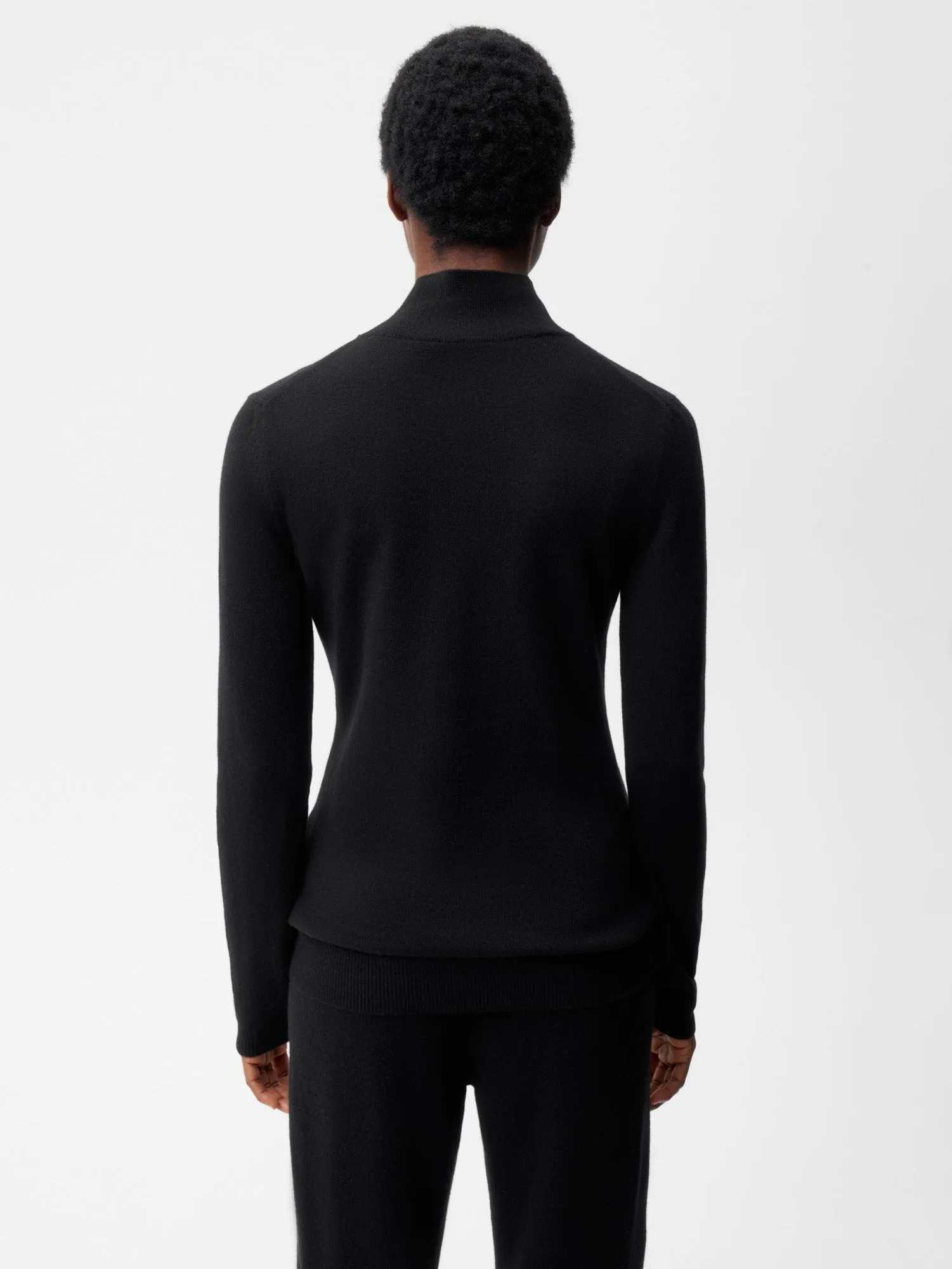 Women's Recycled Cashmere Fitted Turtleneck Top—black